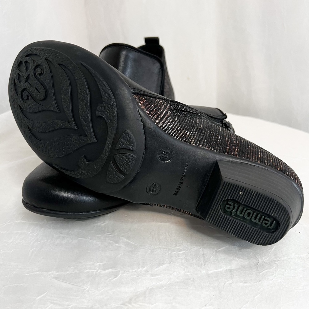 REMONTE Black Zip Ankle Booties - Picture 10 of 14